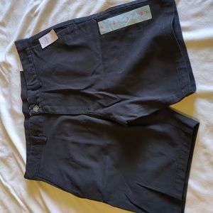 Old Navy Men's 31 size Built in Flex shorts
